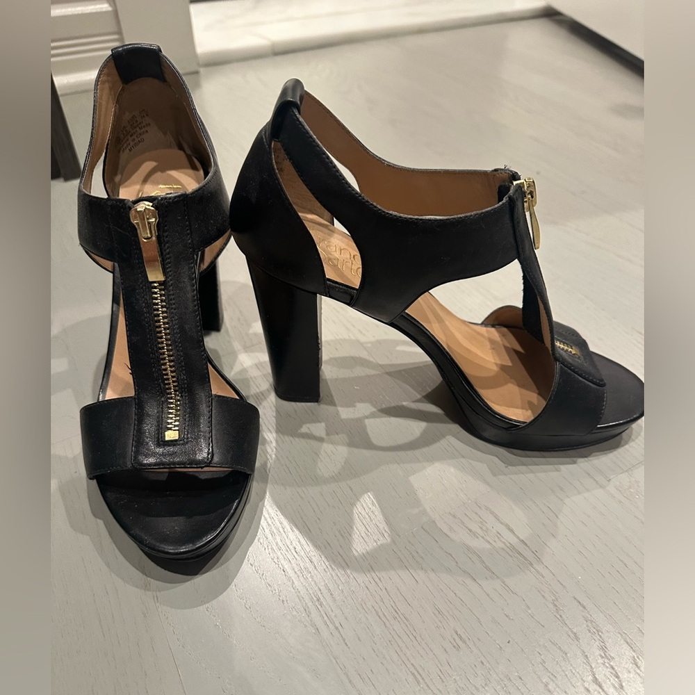 Black Zipper Sandals - Picture 4 of 4